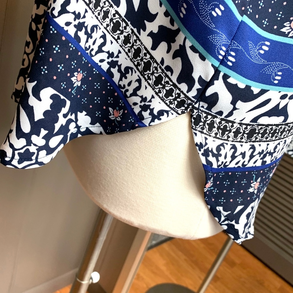 🚫SOLD! NWOT I•LOFT•I Ann Taylor Half Button Print - Picture 6 of 8